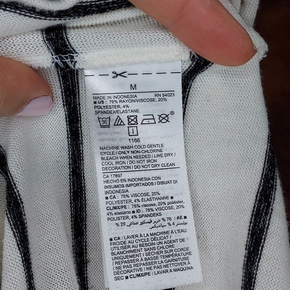 Old Navy luxe tee tshirt loose long sleeve hi low gray white cream stripe M - Picture 6 of 7